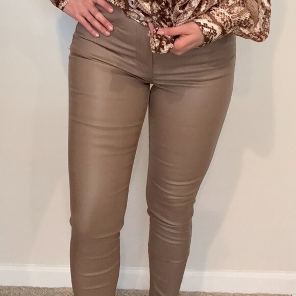 Stradivarius - Coated Skinny pants EUR 36 - Picture 1 of 6